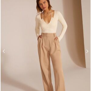 Favorite daughter beige trouser! No flaws and excellent condition. Size 4